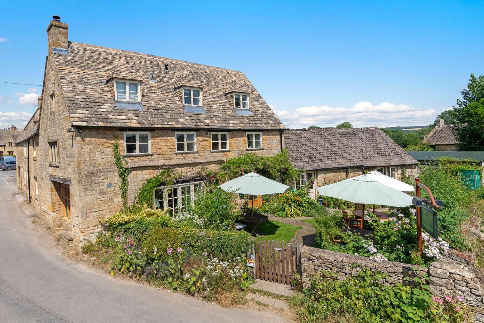Guiting Guest House Guiting Power Room photo