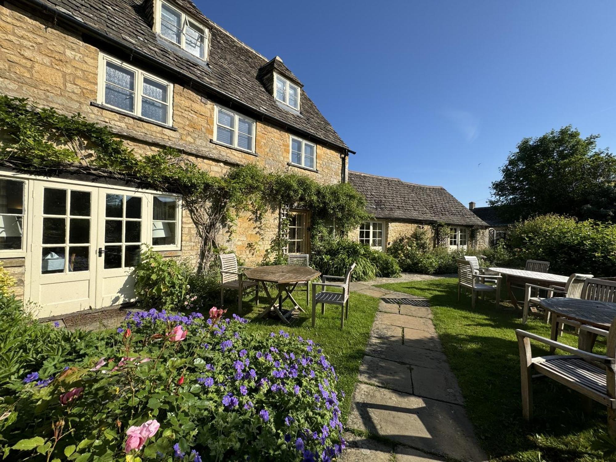 Guiting Guest House Guiting Power Exterior photo